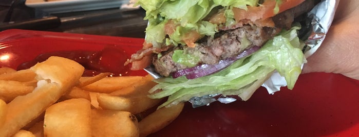Red Robin Gourmet Burgers and Brews is one of Favorite Dallas restaurants.