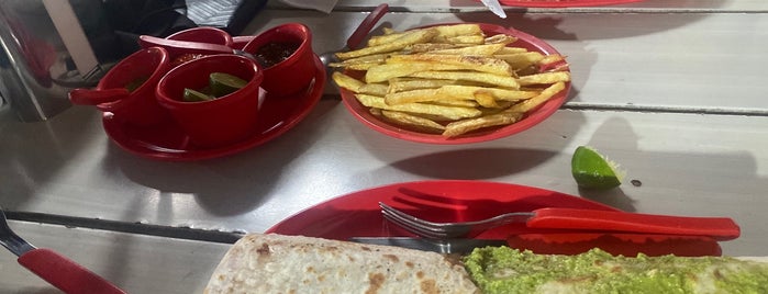 Grill and Red house is one of Favoritos de comida.