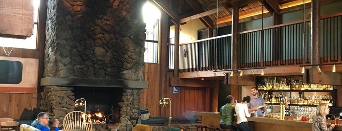 Timber Cove Inn is one of Lugares favoritos de Liza.
