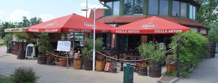 Port Café - Pizzeria&Steak&Bar is one of สถานที่ที่ Zsolt ถูกใจ.