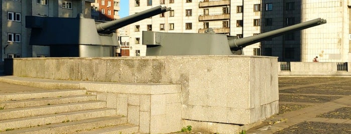 Памятник экипажу крейсера «Киров» is one of Исторические корабли.