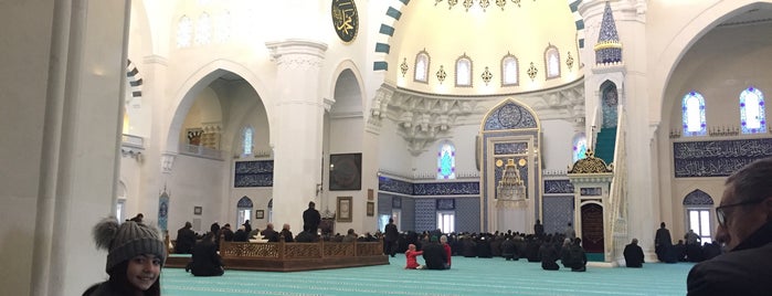 Ulus İtfaiye Meydanı Cami is one of Tempat yang Disukai Bora.