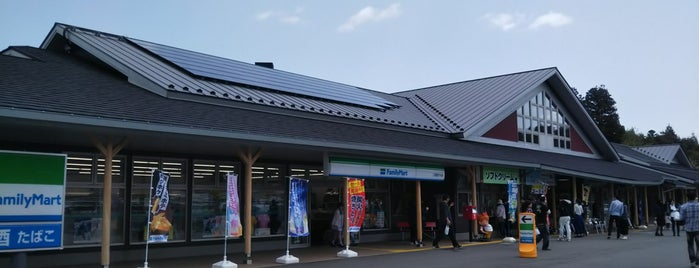 道の駅 三滝堂 is one of Orte, die Gianni gefallen.