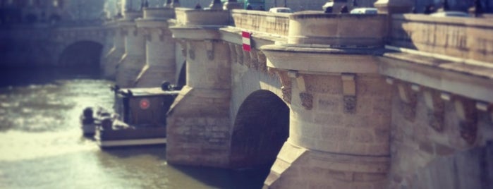 Puente Nuevo is one of Paris.