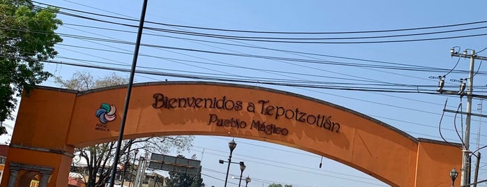 Tepotzotlán is one of Pueblos Mágicos.
