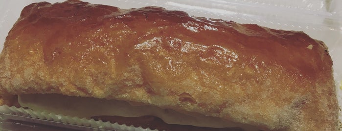Ritz Apple Strudel & Pastry is one of Want to try in SG.