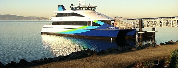 Harbor Bay Ferry is one of Nnenniqua : понравившиеся места.