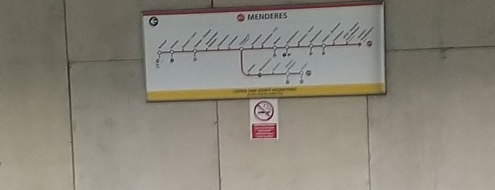 Menderes Metro İstasyonu is one of Locais salvos de Gül.