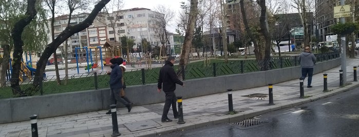 Atatürk Parkı is one of Tempat yang Disimpan Gül.