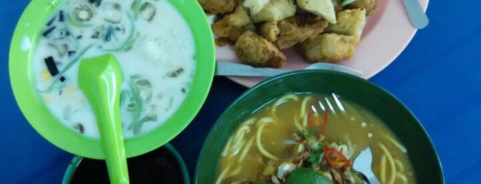 Warung Rojak Tempe & Cend is one of Yumsie places <3.