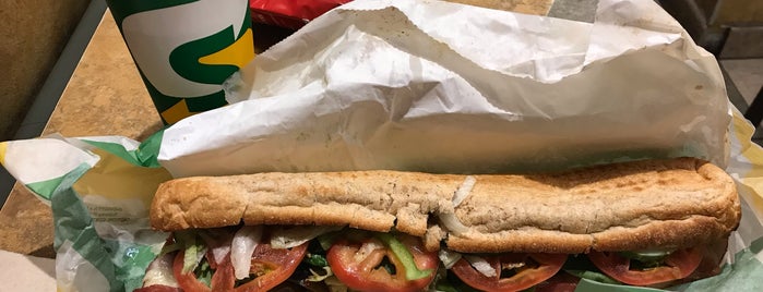 Subway is one of Flatiron Food.