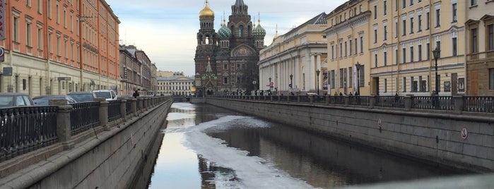 The Griboyedov Canal Quay is one of Tempat yang Disukai Ekaterina.