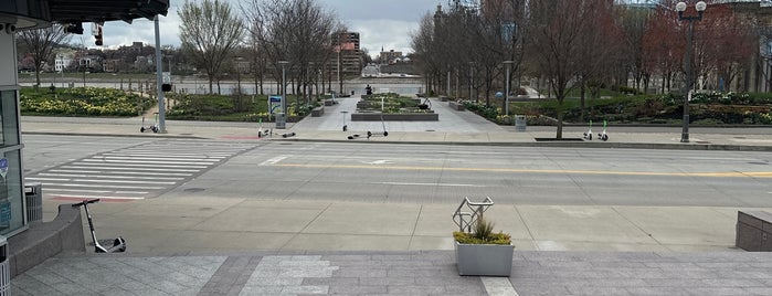 John G & Phyllis W Smale Riverfront Park is one of That's so Cincy!.