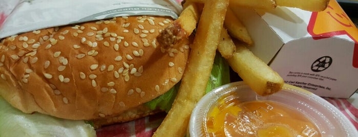 Carl's Jr. is one of Lugares favoritos de Ismael.