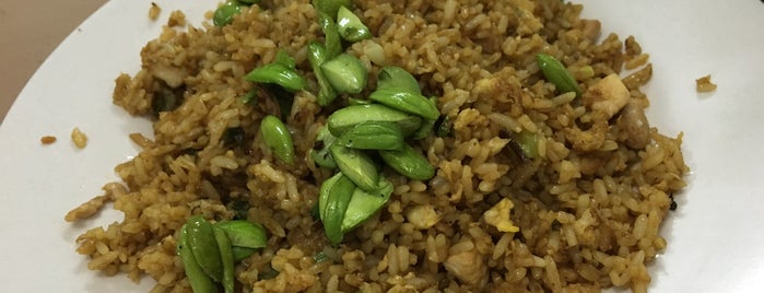Guan tjo nasi goreng & bubur ketan hitam+kacang hijau is one of Lugares favoritos de ᴡᴡᴡ.Esen.18sexy.xyz.