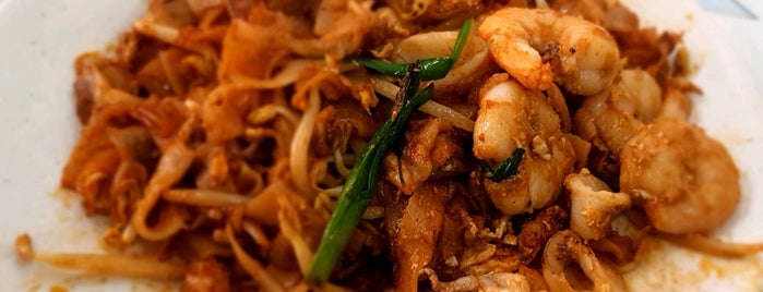 Sin Hwa Coffee Shop (新華茶室) is one of Penang Char Koay Teow.