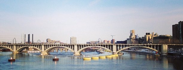 The Mississippi is one of สถานที่ที่ David ถูกใจ.