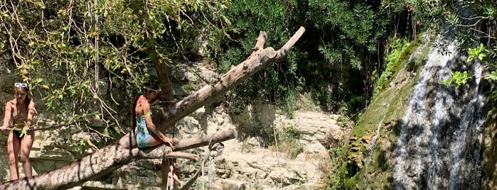 Adonis Baths Waterfalls is one of Bego'nun Kaydettiği Mekanlar.