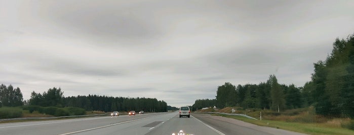 Varalaskeutumispaikka - Lusin suora is one of Helsinki to Mäntyharju - Highway Sights.