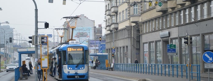 Karolina (tram, bus) is one of Tramvajové zastávky v Ostravě.