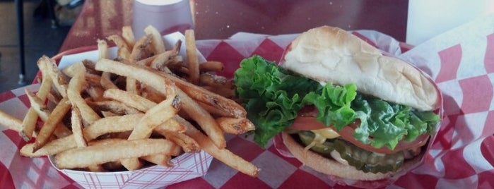 Bigg Burger is one of Lugares favoritos de Andrew.