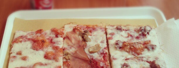 Crazy Pizza is one of Locais salvos de Marco.