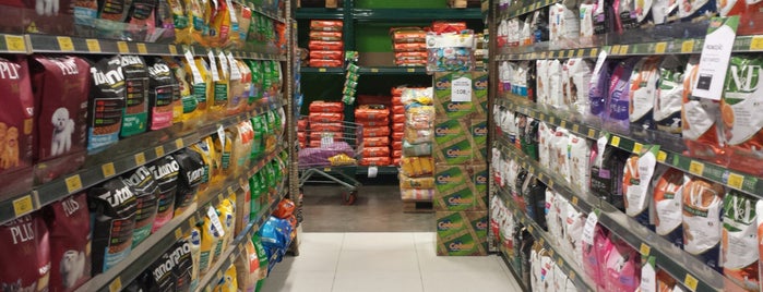 Cobasi is one of The 15 Best Pet Supplies Stores in Rio De Janeiro.