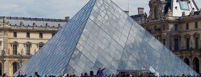 The Louvre is one of Museus & Galerias.