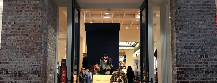 American Eagle Store is one of harápos.