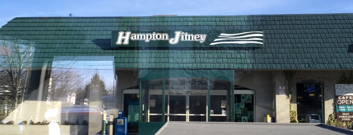 Hampton Jitney - Southampton is one of Lieux qui ont plu à Keegan Vance.