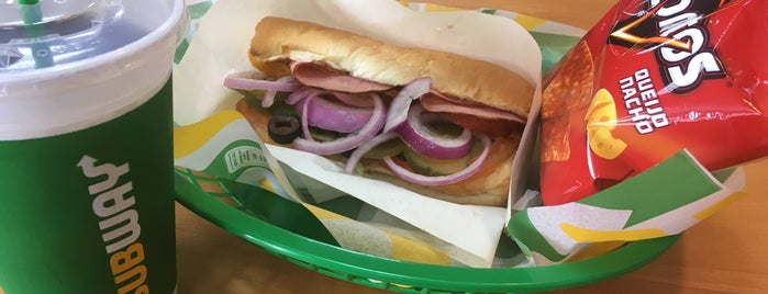 Subway is one of Alimentação.