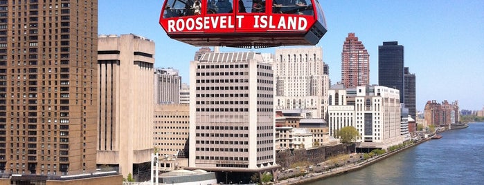 Roosevelt Island Tram (Manhattan Station) is one of Nova Iorque - Estados Unidos.