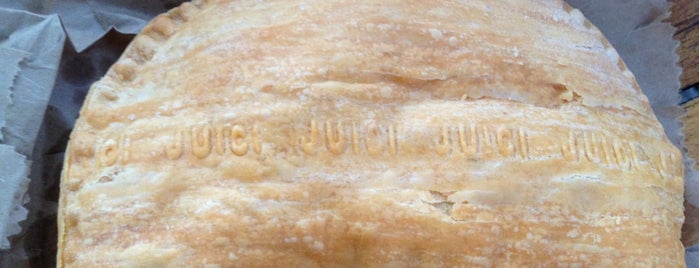 Juici Patties is one of Kimmie 님이 저장한 장소.