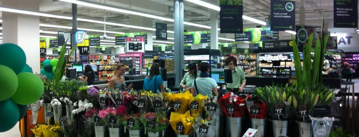 Woolworths is one of สถานที่ที่ Albrecht ถูกใจ.