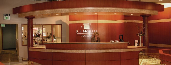 R.F. Moeller Jeweler is one of Lugares favoritos de Elizabeth.