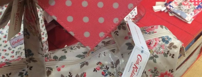 Cath Kidston is one of Nicholaさんのお気に入りスポット.