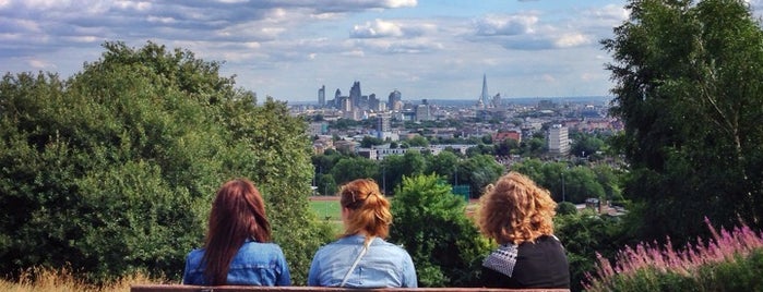 Parliament Hill is one of London.