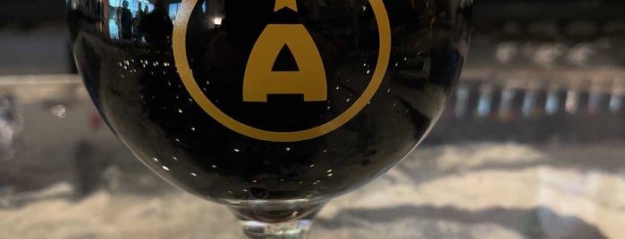 Apex Aleworks Brewery & Taproom is one of Tempat yang Disukai Phil.