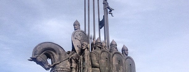Монумент в память о Ледовом побоище is one of Летнее путешествие.