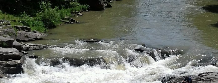 Водоспад Пробій / Probiy Waterfall is one of Lieux qui ont plu à Алла.