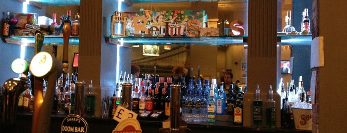 Belushi's is one of Phat’s Liked Places.