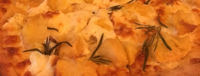 Manso's Pizza is one of Posti che sono piaciuti a Salla.