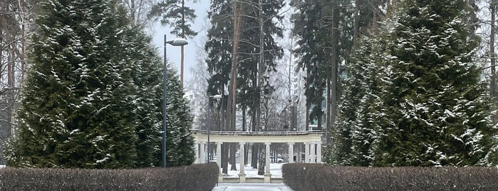 Lillkalvikinpuisto is one of Kaupungit: Helsinki ja lähialueet.
