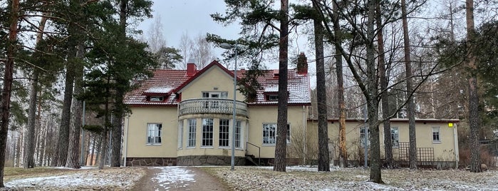 Villa Lill Kallvik is one of Kaupungit: Helsinki ja lähialueet.