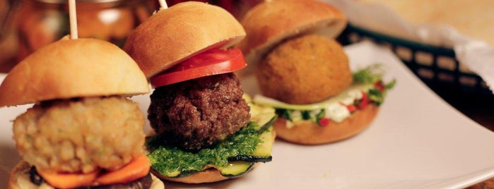 A Tu Bola is one of We Love Veggie Burgers: сохраненные места.