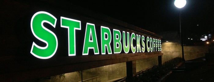 Starbucks is one of สถานที่ที่ Gina ถูกใจ.