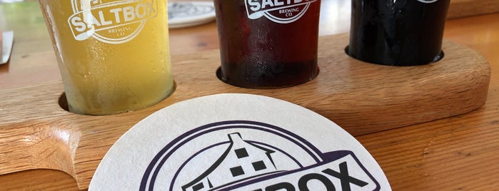 Saltbox Brewery is one of Tempat yang Disukai Rick.
