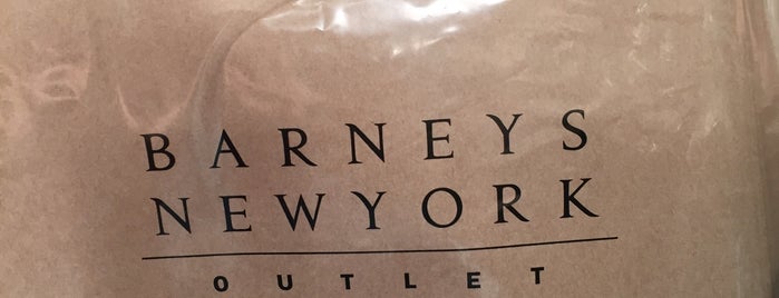 BARNEYS NEWYORK is one of 三井アウトレットパーク 滋賀竜王.