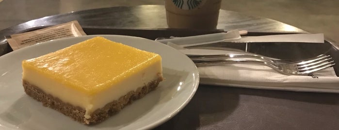 Starbucks is one of Doğanさんのお気に入りスポット.