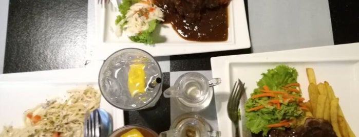 Onion & Garlic Cafe is one of ꌅꁲꉣꂑꌚꁴꁲ꒒さんのお気に入りスポット.